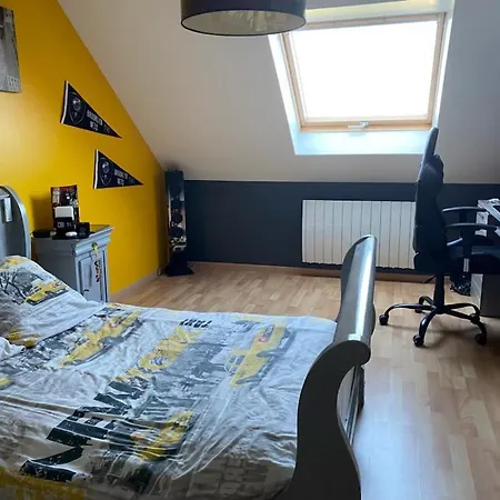 Maison d'hôtes Pour Evenements Circuit Bugatti, 24 Heures Auto - Le Mans Classic 2023 Trangé
